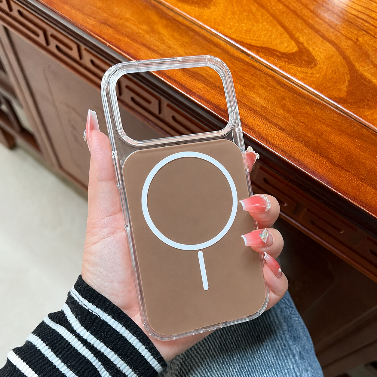 MagSafe-compatible shockproof case in gold designed for iPhone 17 Pro Max & iPhone 18 Pro Max – view 2